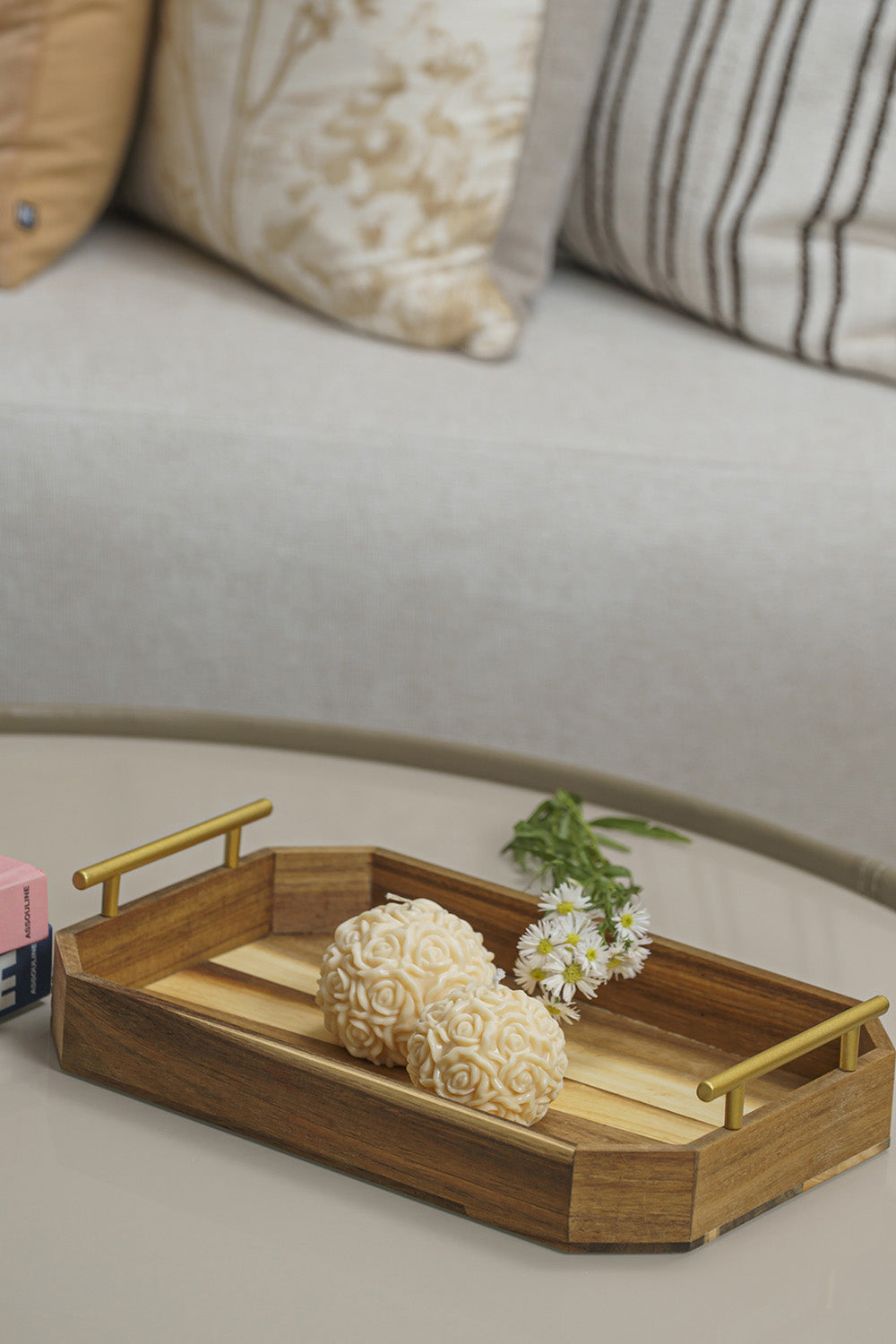 Velas decorativas con un diseño delicado y un aire romántico que las hacen ideal para celebraciones, detalles femeninos y momentos para atesorar.