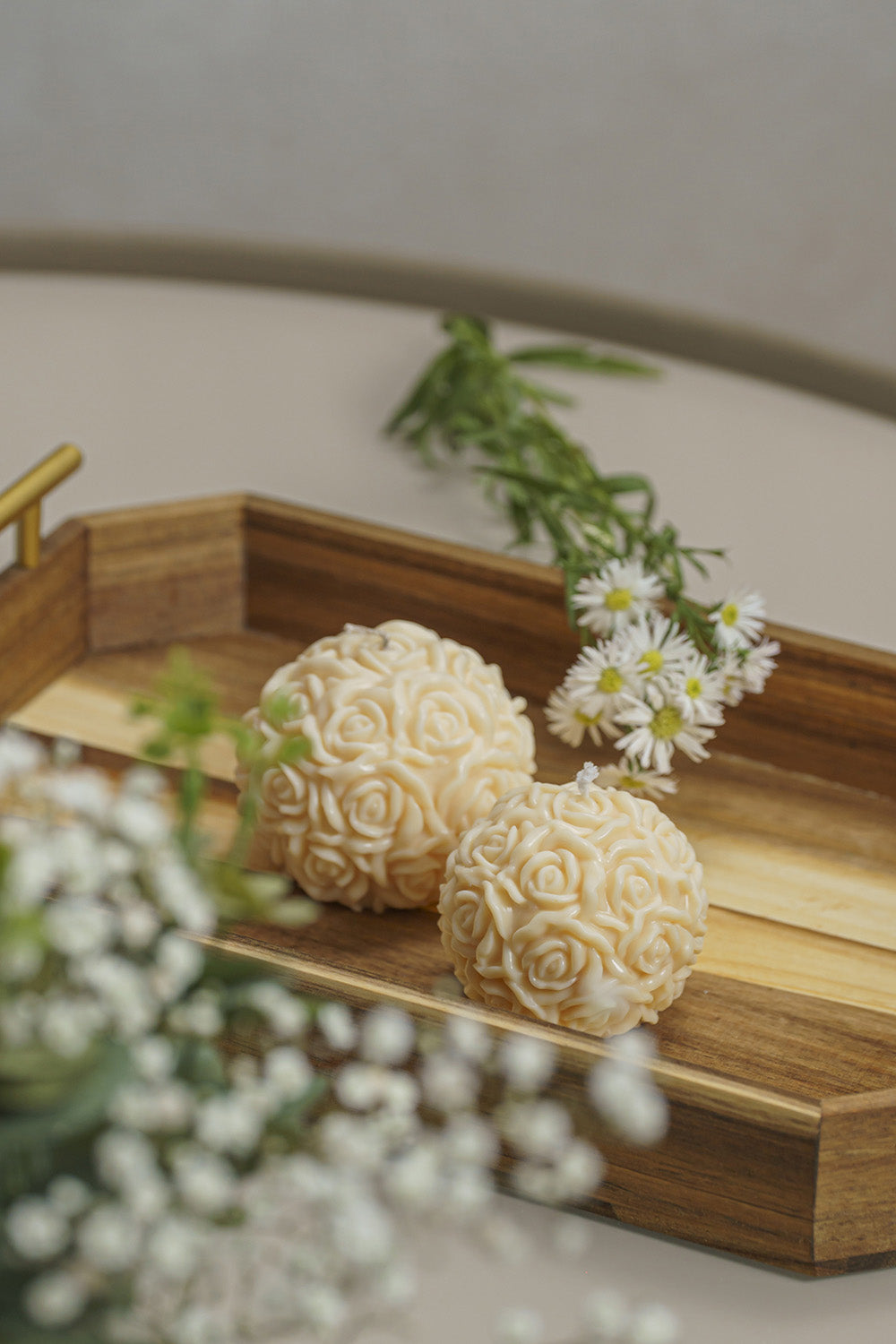 Velas decorativas con un diseño delicado y un aire romántico que las hacen ideal para celebraciones, detalles femeninos y momentos para atesorar.